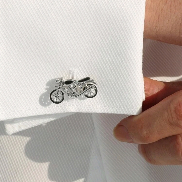 Queen2KeepUp Boutique Other - Men's Vintage Motorcycle Cufflinks